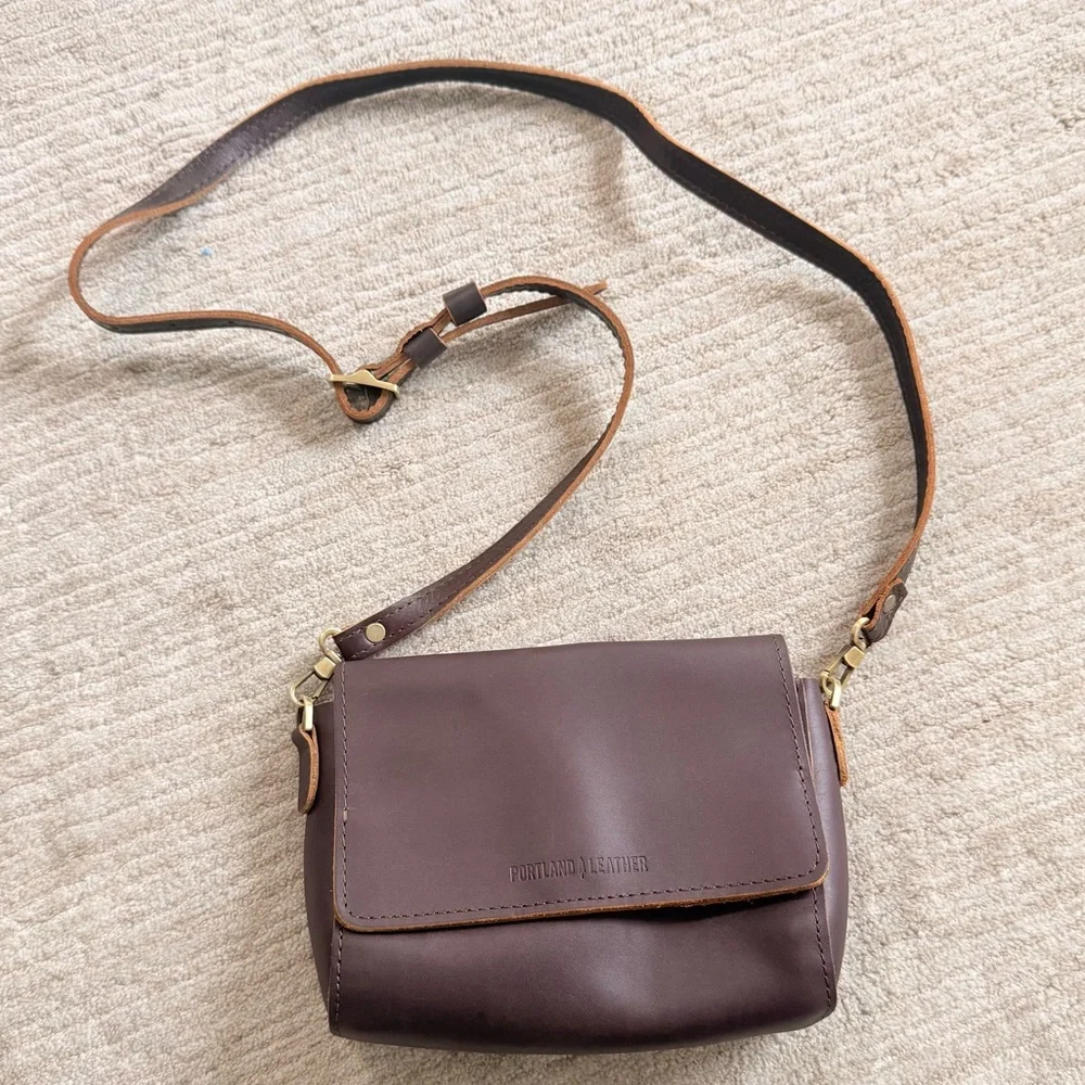 Portland Leather Metro Crossbody Bag- Mini Color: Grizzly - Picture 3 of 15
